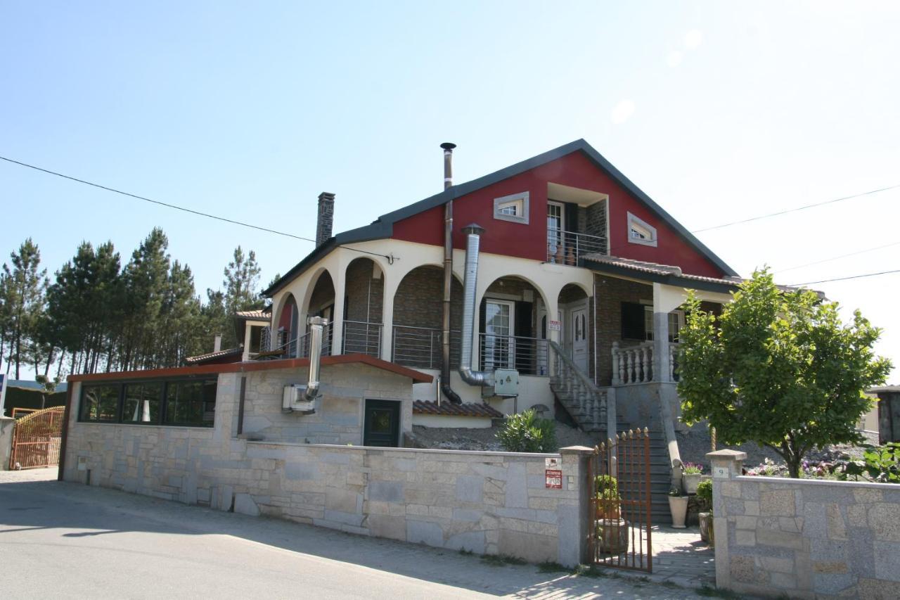 Casa Da Pizzaria Apartment Carapito Luaran gambar